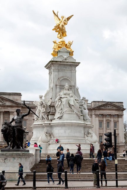 Victoria Memorial London